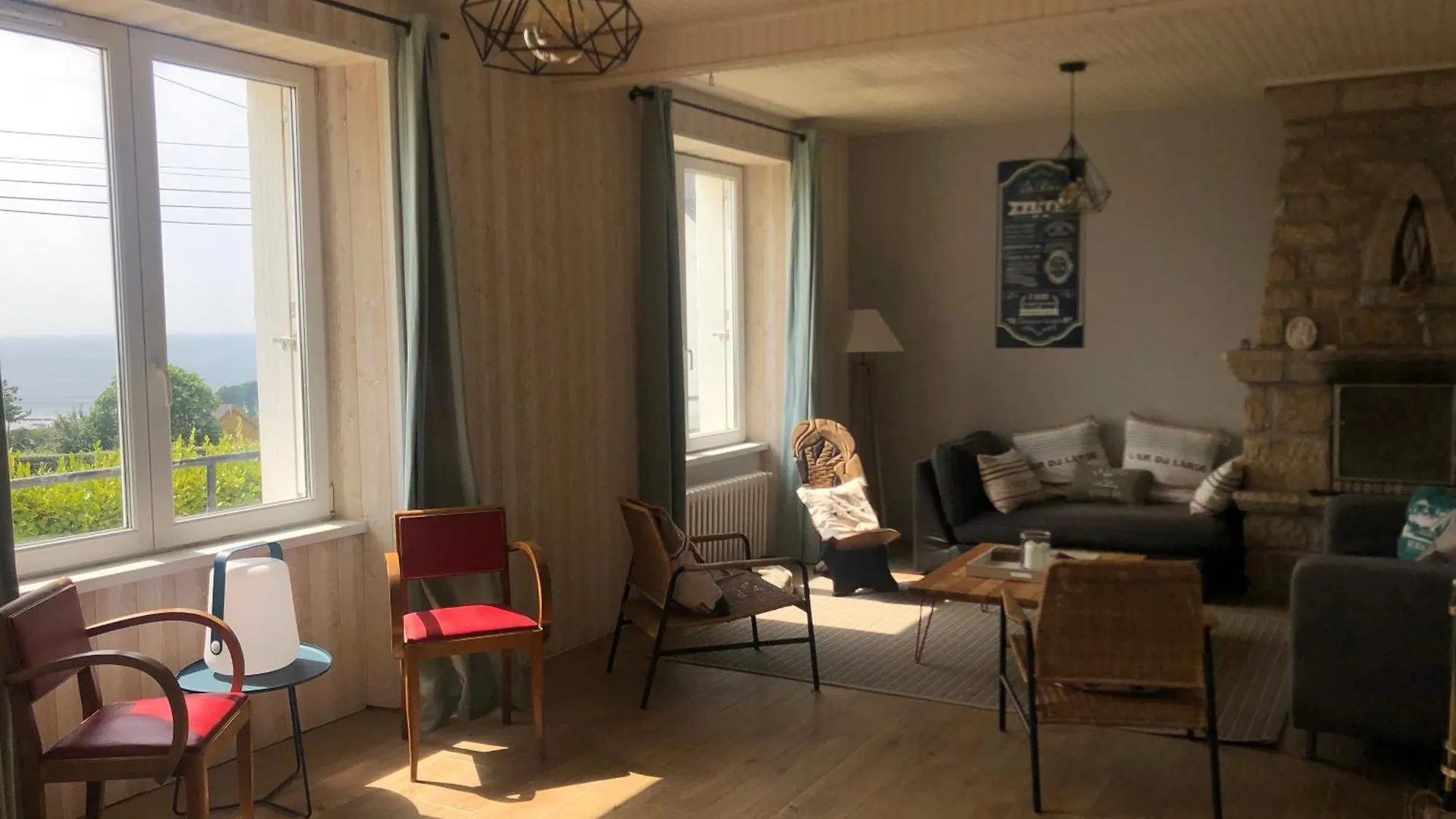 Maison De Famille Vue Mer- 4 Chambres, 8 Personnes Plouhinec  France